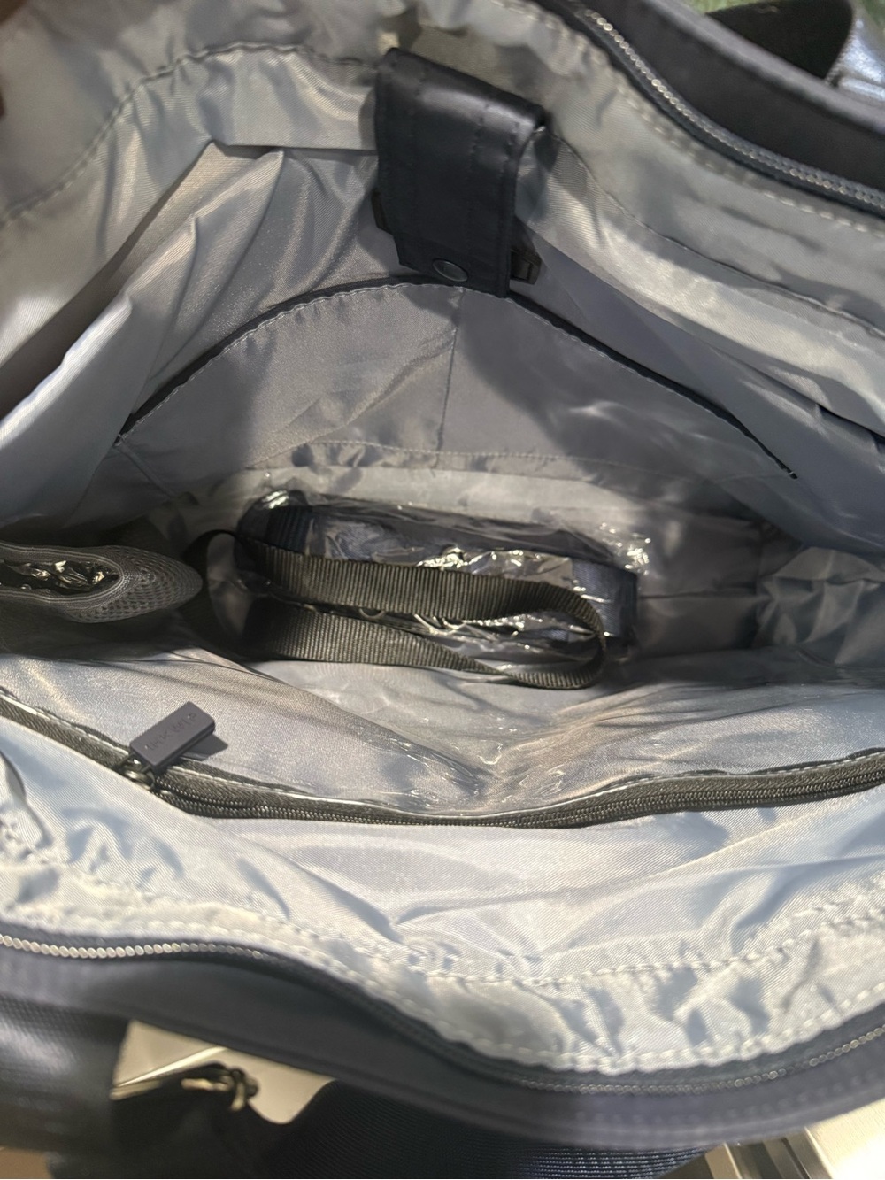 Navy Multi-Pocket Tote / Travel Bag - Picture 4 of 8